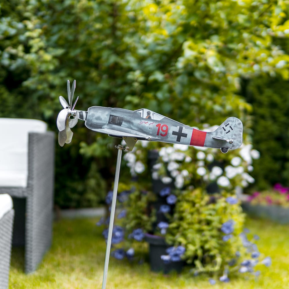 focke-wulf-190a-gartendekoration